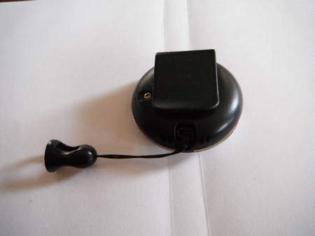 3まず普通のプラスドライバーで裏蓋を外す